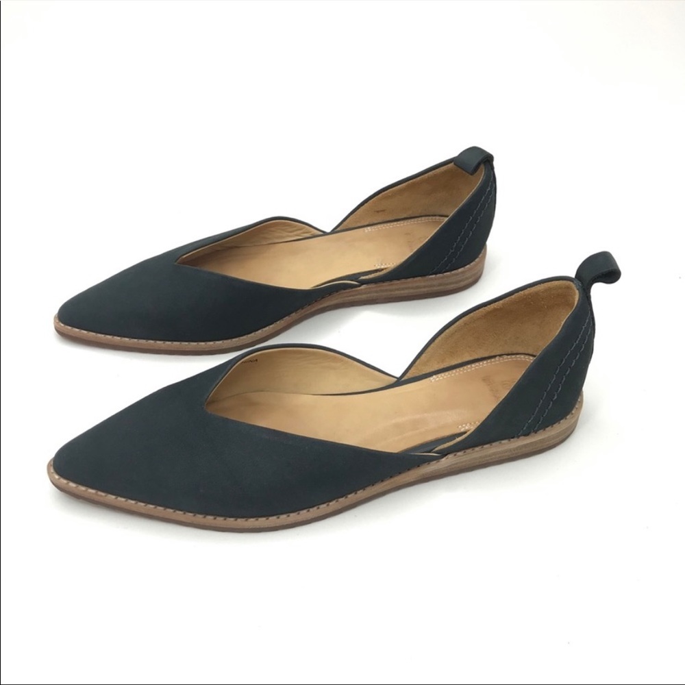 Bill Blass Blue Suede Point Toe Flats Loafers